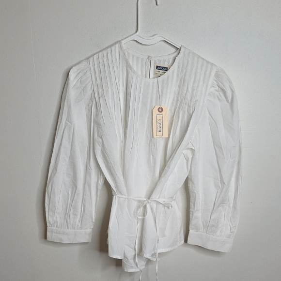 uqnatu Tops - Uqnatu Pintuck White Pleated Blouse with Tie Waist NWT